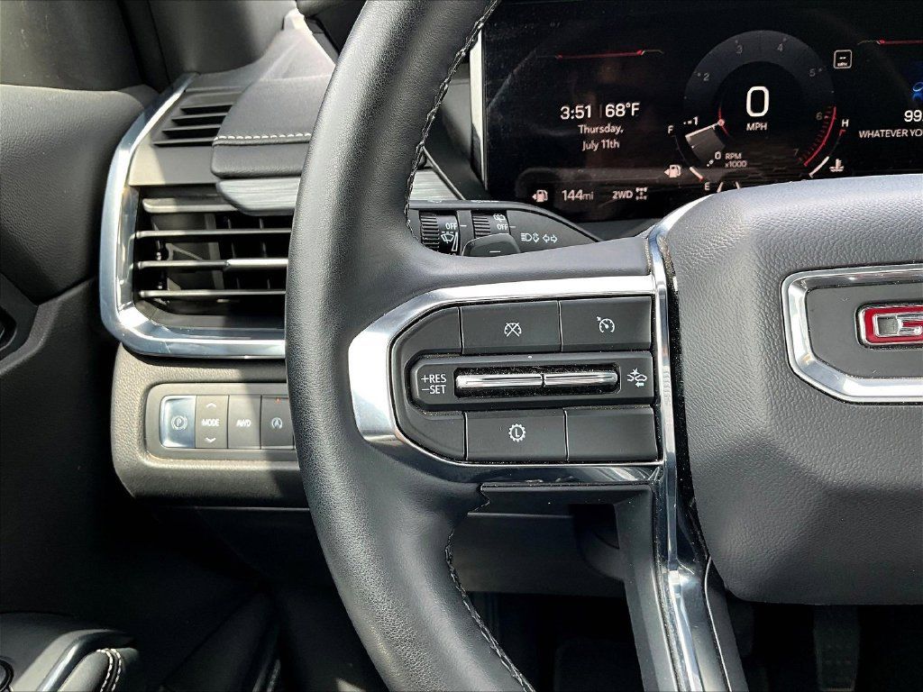 Used 2025 GMC Acadia Elevation AWD/4WD image 15