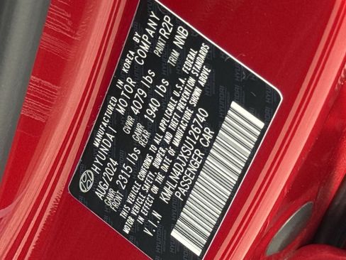 Used 2025 Hyundai Elantra Limited FWD image 29
