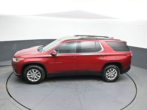 Used 2021 Chevrolet Traverse LT image 41