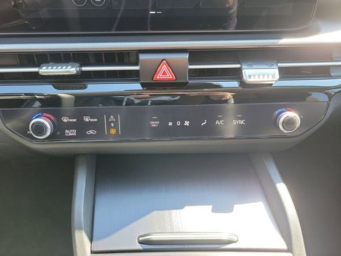 New 2026 Kia Sportage LX image 32