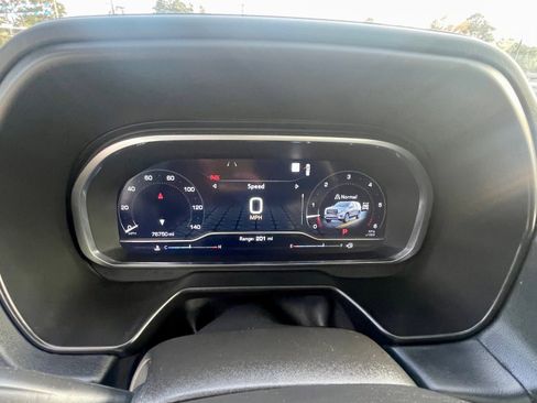 Used 2023 GMC Yukon AT4 w/ Max Trailering Package image 11