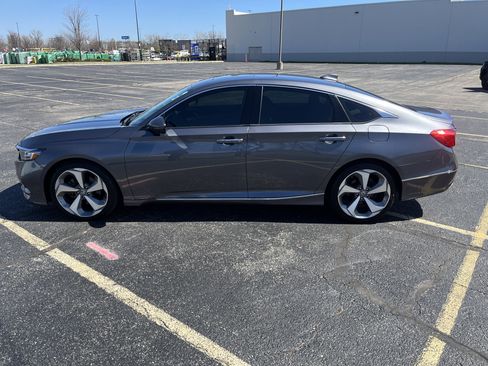 Used 2020 Honda Accord Touring image 3