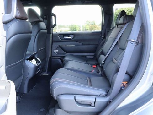 New 2026 Nissan Armada SL image 8