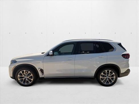 Used 2026 BMW X5 xDrive40i w/ Climate Comfort Package image 9