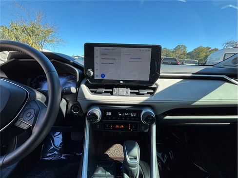 Used 2024 Toyota RAV4 Limited image 11