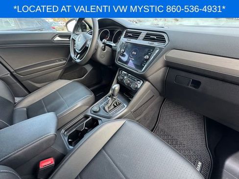 Certified 2021 Volkswagen Tiguan SE w/ Panoramic Sunroof Package image 25