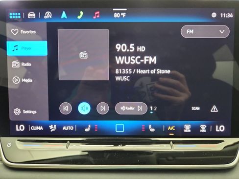 New 2025 Volkswagen Tiguan SE image 19