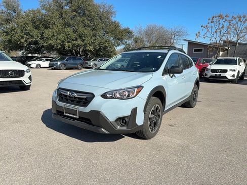 Used 2023 Subaru Crosstrek 2.0i image 2