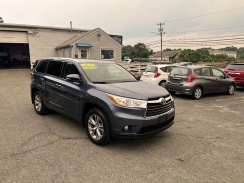 Used 2014 Toyota Highlander XLE AWD/4WD image 13