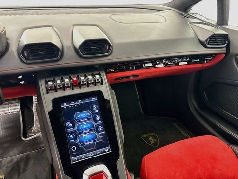 Used 2021 Lamborghini Huracan EVO RWD image 24