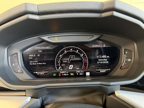 Used 2022 Lamborghini Urus image 11