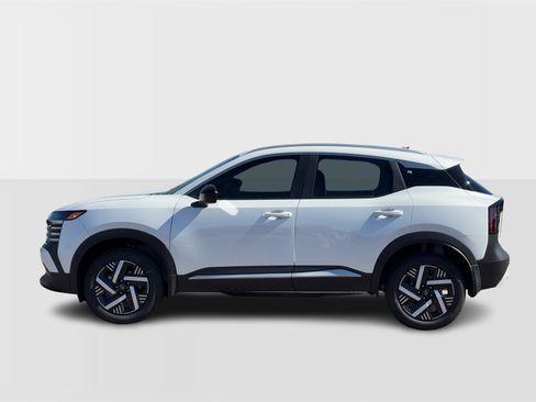New 2026 Nissan Kicks SV image 2