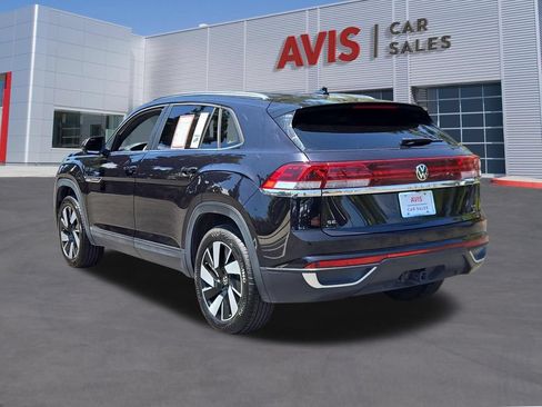 Used 2025 Volkswagen Atlas Cross Sport SE AWD/4WD image 9