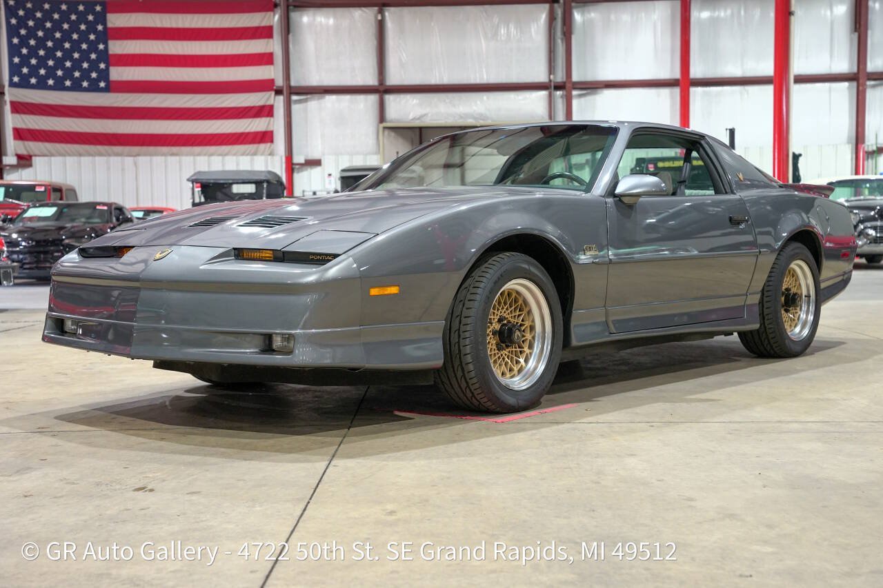 Used 1987 Pontiac Firebird Trans Am RWD image 1