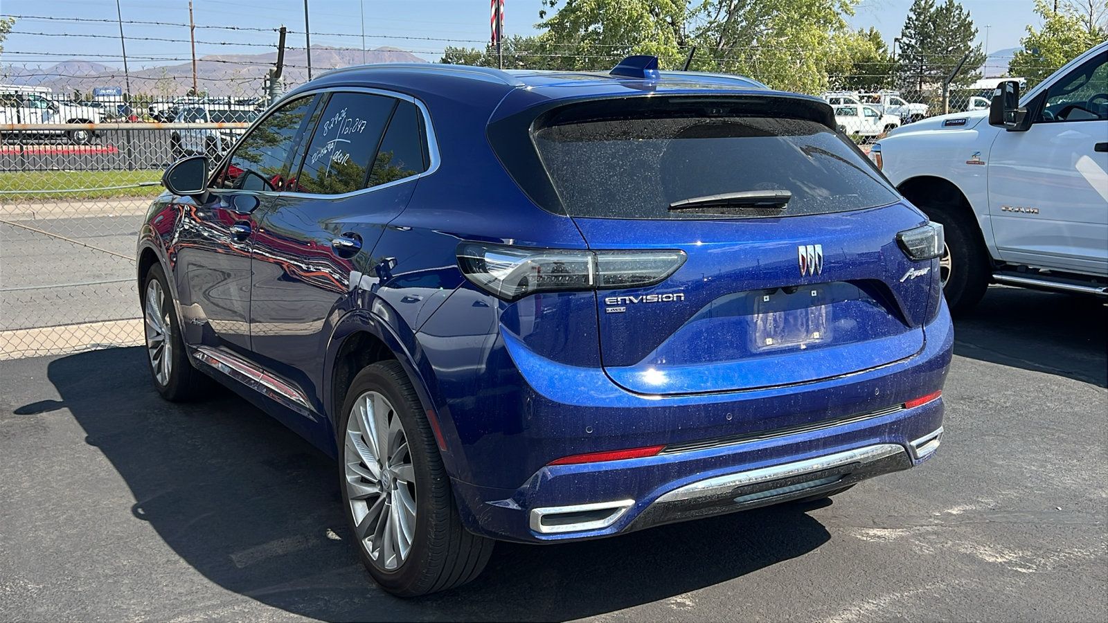 Used 2025 Buick Envision Avenir AWD/4WD image 3