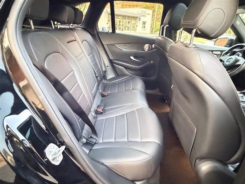 Used 2017 Mercedes-Benz GLC 300 4MATIC image 24