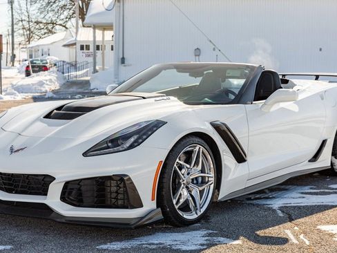 Used 2019 Chevrolet Corvette ZR1 w/ Chrome Badge Package image 2
