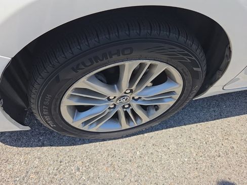 Used 2017 Toyota Camry SE FWD image 9