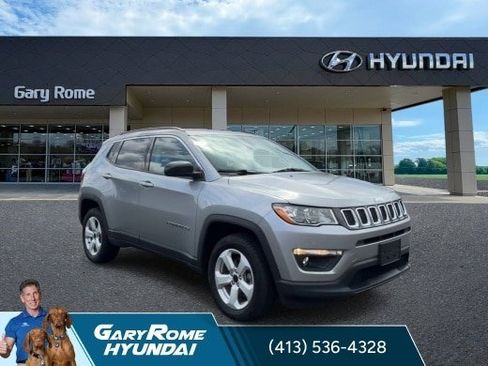 Used 2020 Jeep Compass Latitude w/ Cold Weather Group AWD/4WD image 2