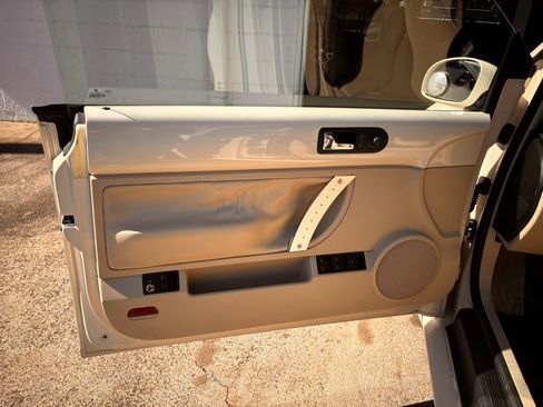 Used 2008 Volkswagen Beetle SE image 10