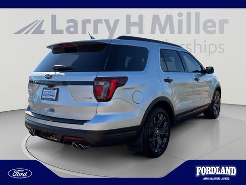 Used 2018 Ford Explorer Sport w/ Equipment Group 401A AWD/4WD image 5