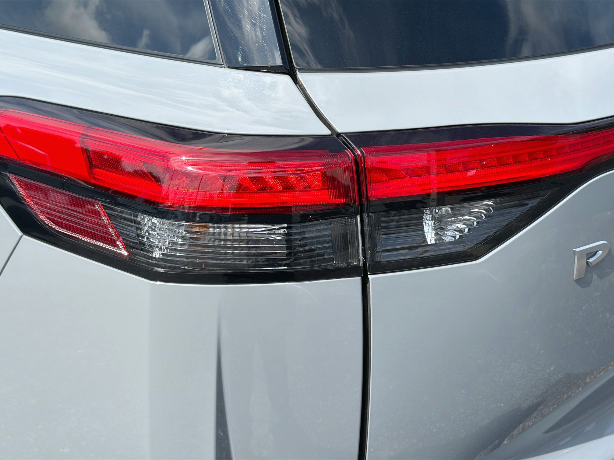 Used 2024 Nissan Pathfinder Platinum FWD image 10