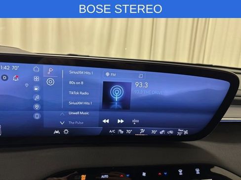 Used 2025 Buick Enclave Sport Touring image 20