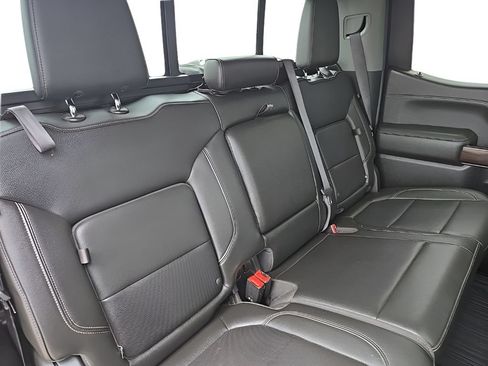 Used 2019 GMC Sierra 1500 SLT w/ SLT Premium Plus Package AWD/4WD image 29