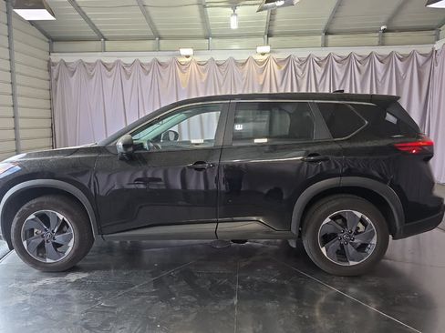 Used 2025 Nissan Rogue SV FWD image 6