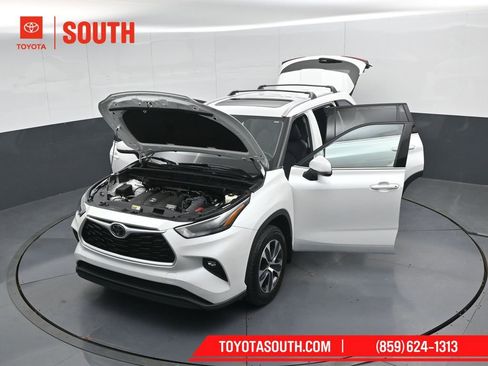 Used 2022 Toyota Highlander XLE image 58