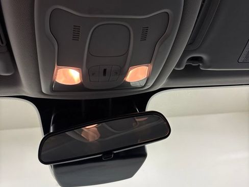 Used 2020 Jeep Renegade Altitude FWD image 15
