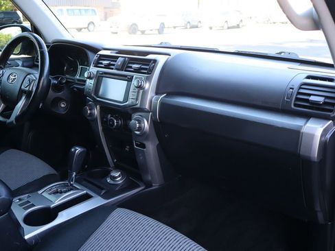 Used 2016 Toyota 4Runner SR5 AWD/4WD image 16