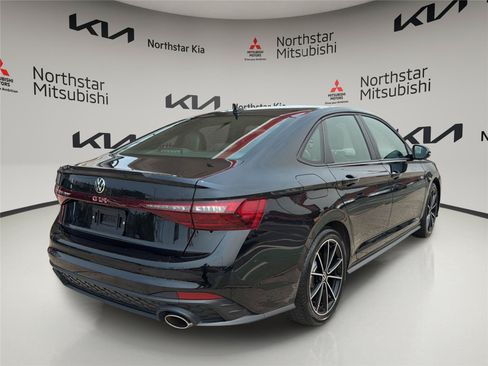 Used 2025 Volkswagen Jetta GLI Autobahn FWD image 6