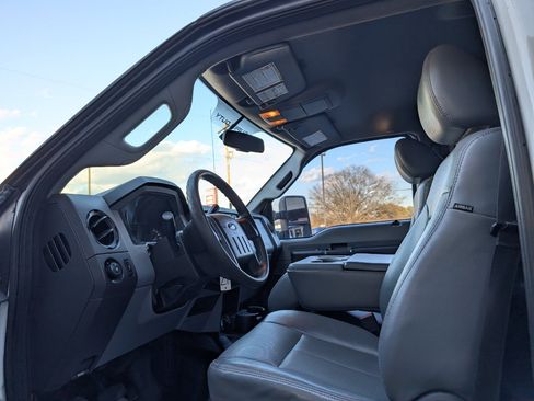 Used 2016 Ford F250 XL w/ Power Equipment Group image 13