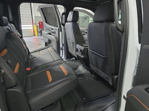 Used 2025 GMC Sierra 1500 AT4 w/ AT4 Premium Package AWD/4WD image 11