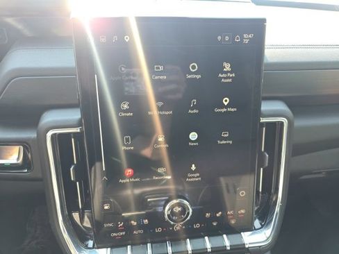 Used 2025 GMC Yukon XL Denali AWD/4WD image 22