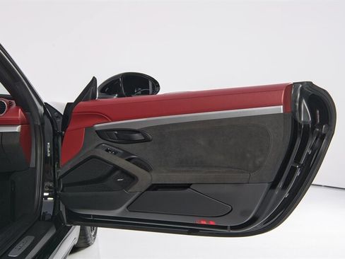 Used 2021 Porsche 718 Boxster Spyder RWD image 35
