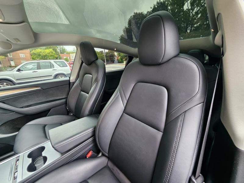 Used 2025 Tesla Model Y Long Range AWD/4WD image 39