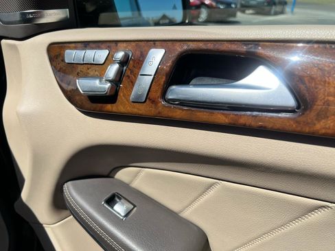 Used 2014 Mercedes-Benz GL 450 4MATIC image 22