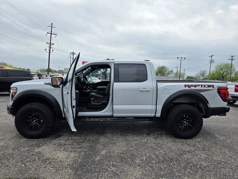 Used 2025 Ford F150 Raptor image 9