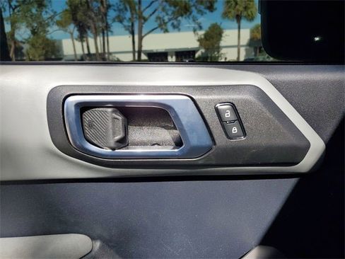 Used 2022 Ford Bronco Badlands image 74