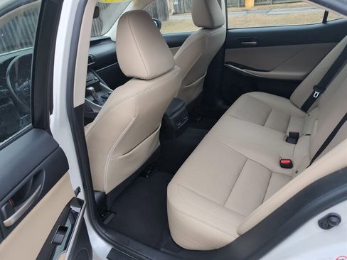 Used 2017 Lexus IS 200t image 11
