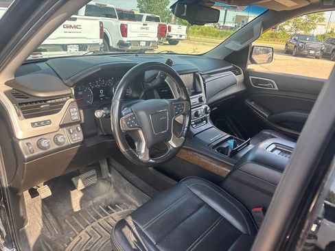 Used 2019 GMC Yukon Denali w/ Denali Ultimate Black Edition AWD/4WD image 19