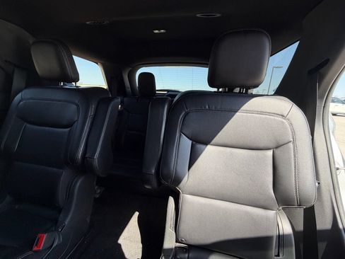 Used 2020 Ford Explorer XLT w/ Equipment Group 202A RWD image 9