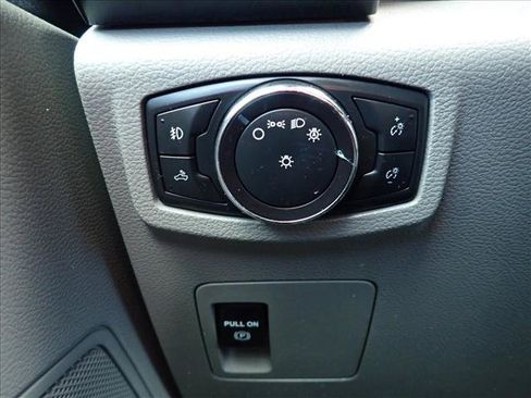 Used 2018 Ford F150 XL w/ Equipment Group 101A Mid AWD/4WD image 19