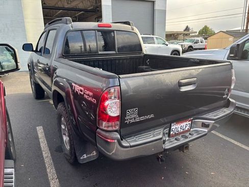 Used 2015 Toyota Tacoma 4x4 Double Cab w/ TRD Off-Road Package image 3