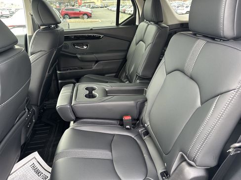New 2025 Honda Pilot Touring image 10