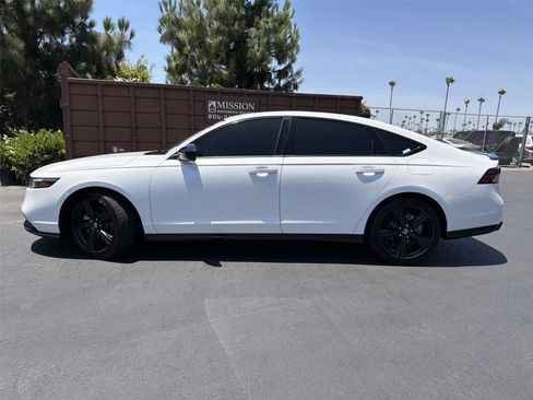 Used 2024 Honda Accord Sport image 3