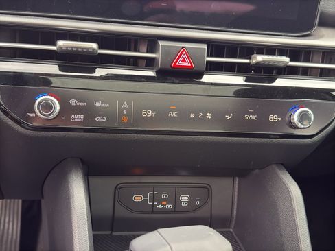 New 2026 Kia Sportage SX image 16