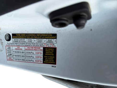 Used 2016 Nissan Versa SL image 22